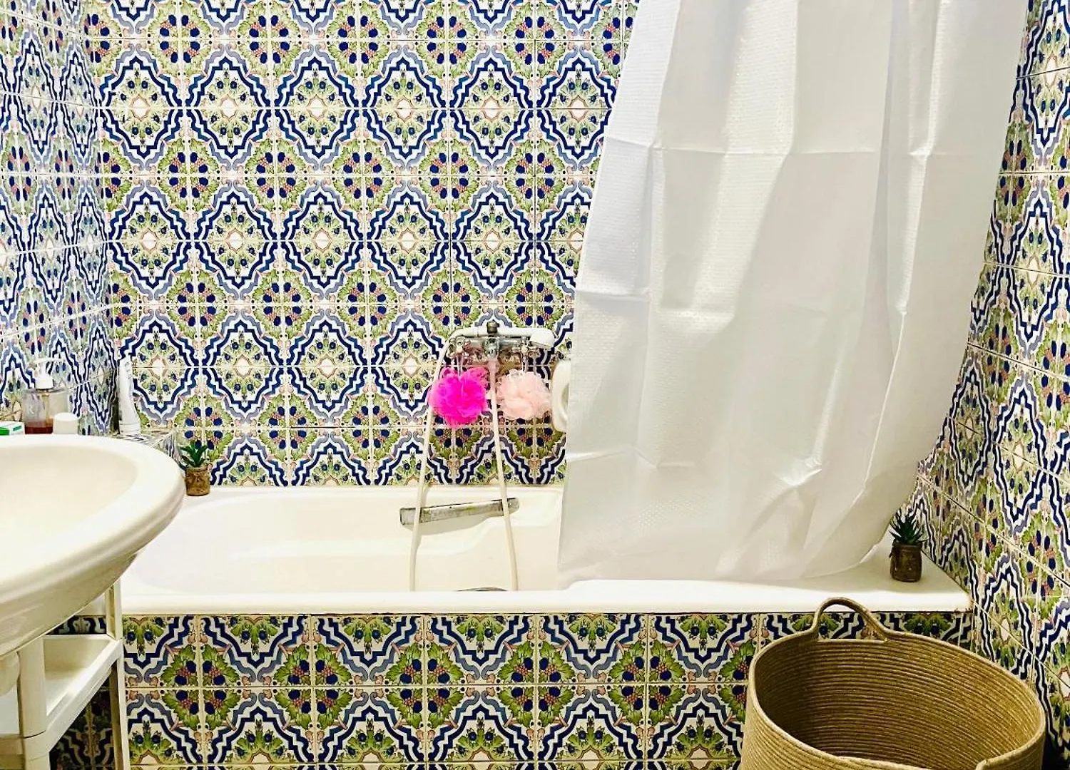 Superbe Appartement Avec Jardin A 15Min De L Aeroport Tunis 0*,