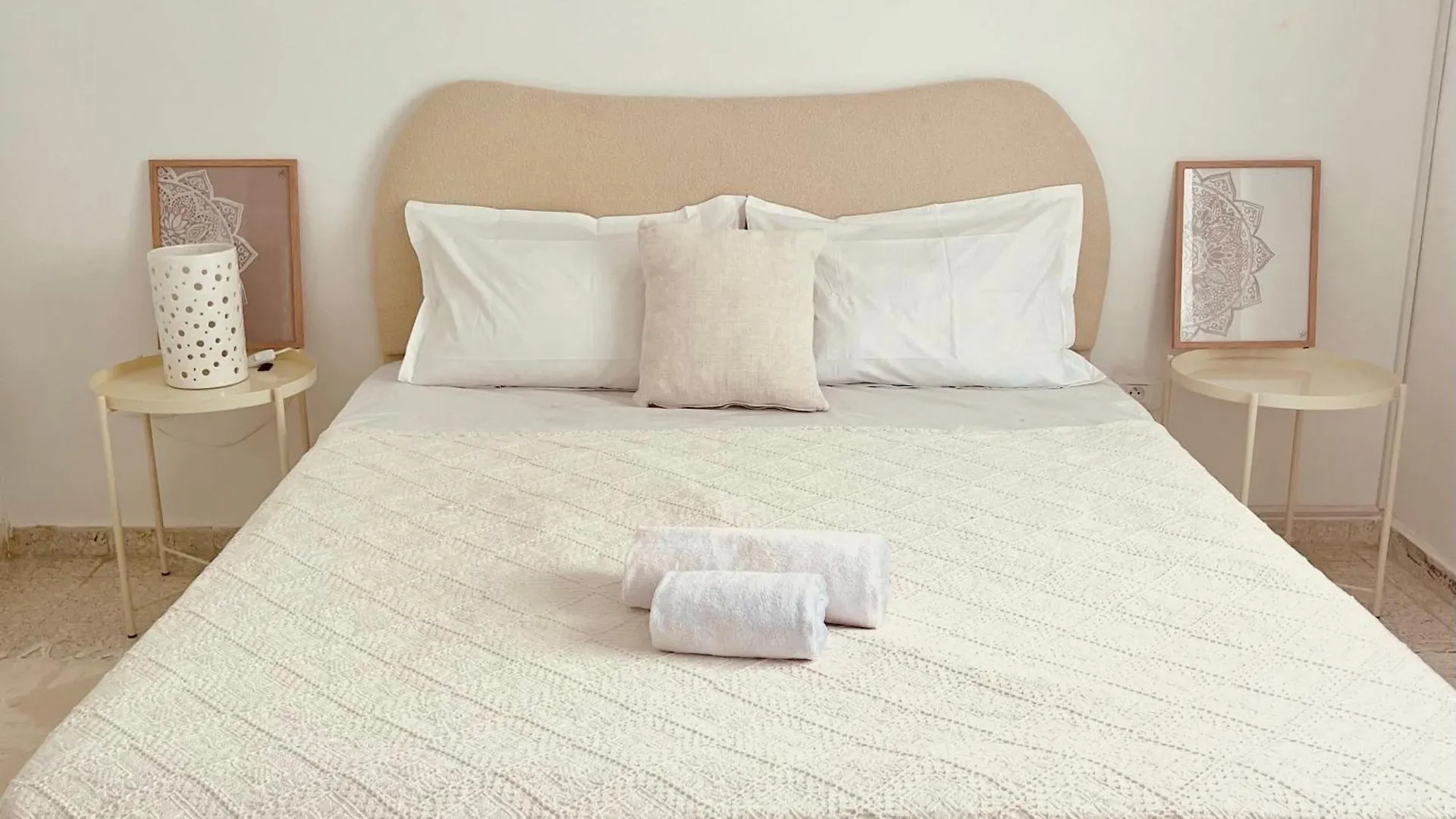 Superbe Appartement Avec Jardin A 15Min De L Aeroport Tunis Apartment