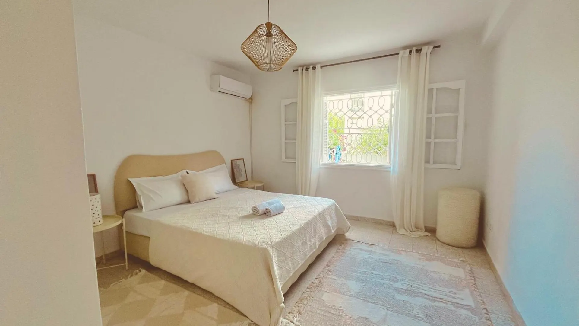 Superbe Appartement Avec Jardin A 15Min De L Aeroport Tunis Tunisia